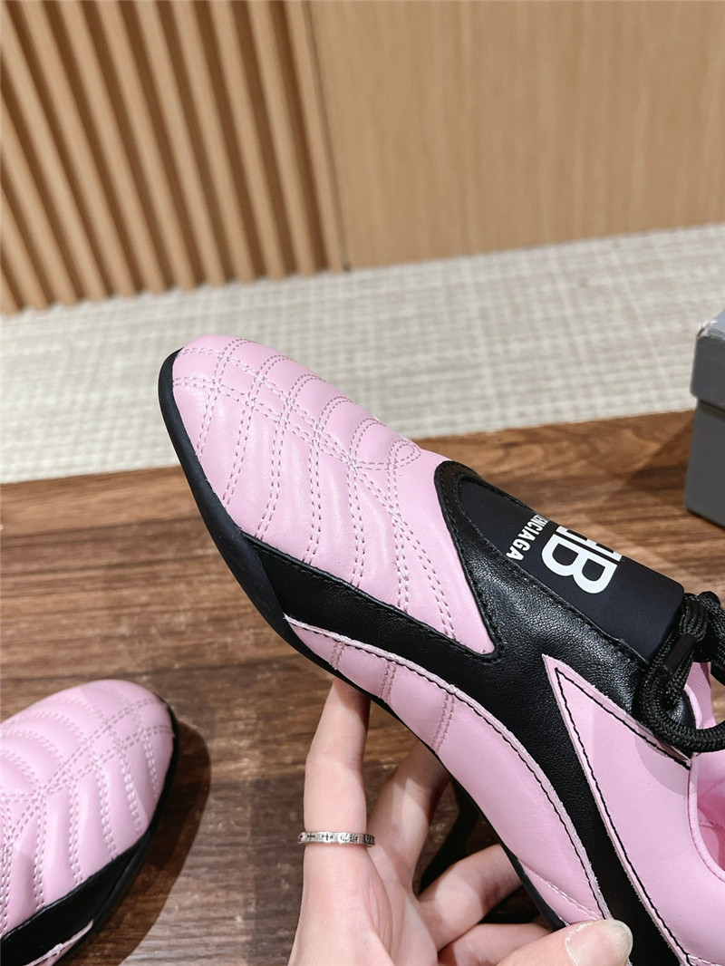 Ba1en*iaga zen sneaker pink