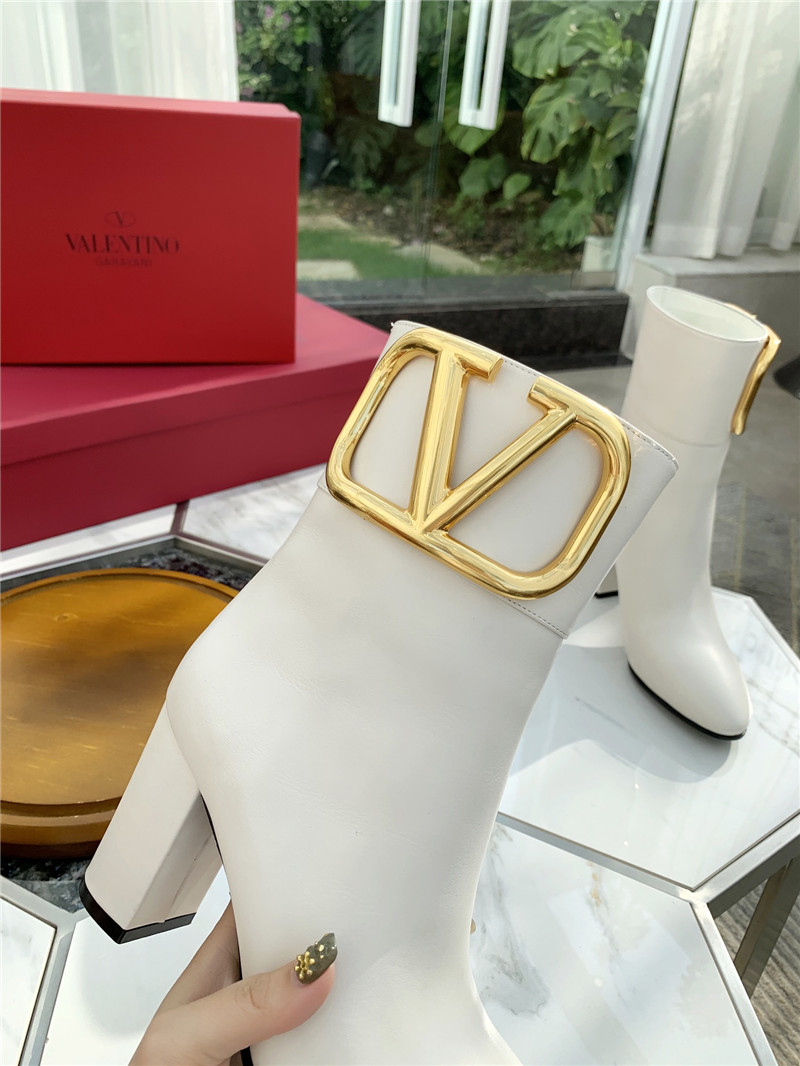 Va1e*ntin0 white garavani vlogo pointed boots