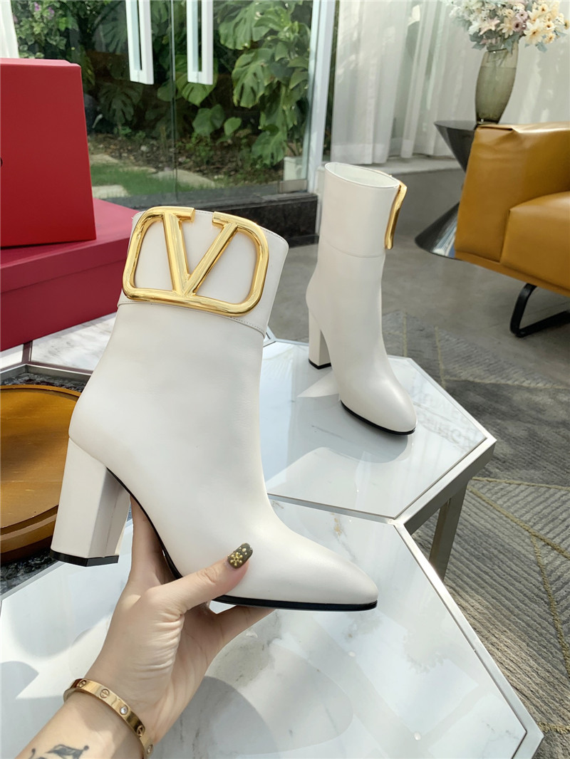 Va1e*ntin0 white garavani vlogo pointed boots