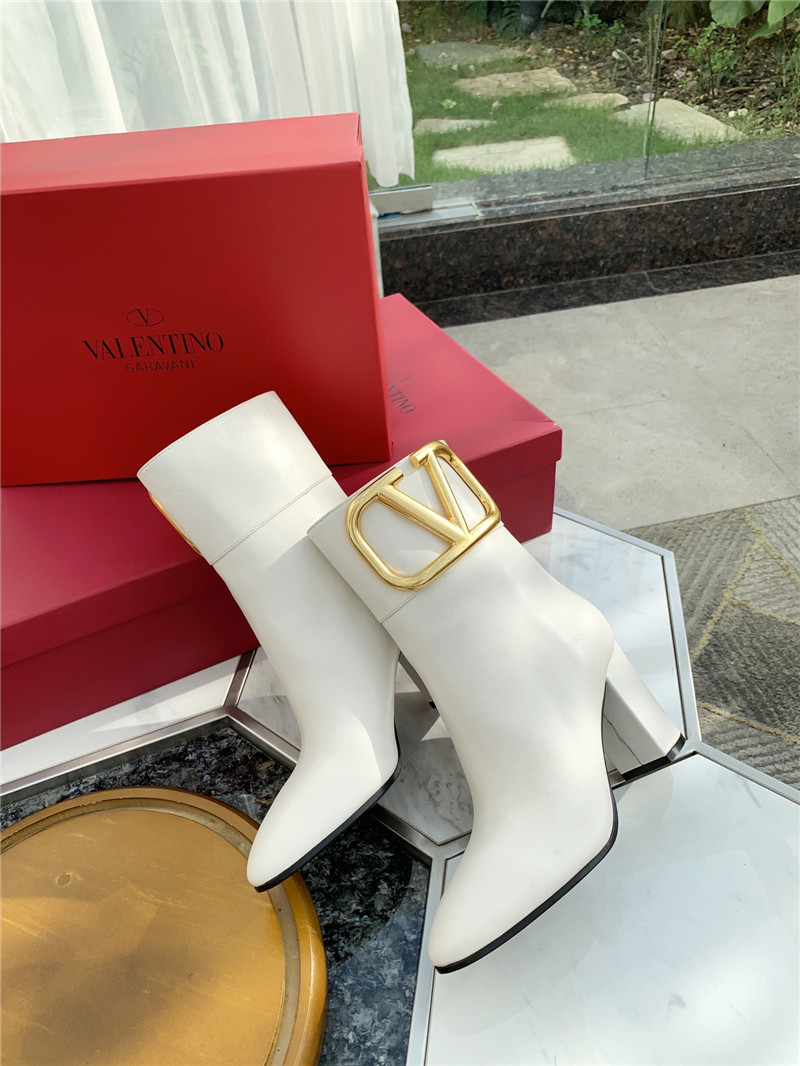 Va1e*ntin0 white garavani vlogo pointed boots