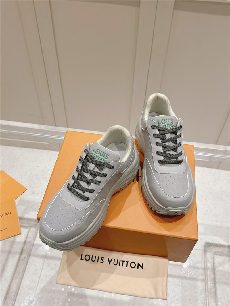 l0vis Vvtt0n run away sneakers in grey