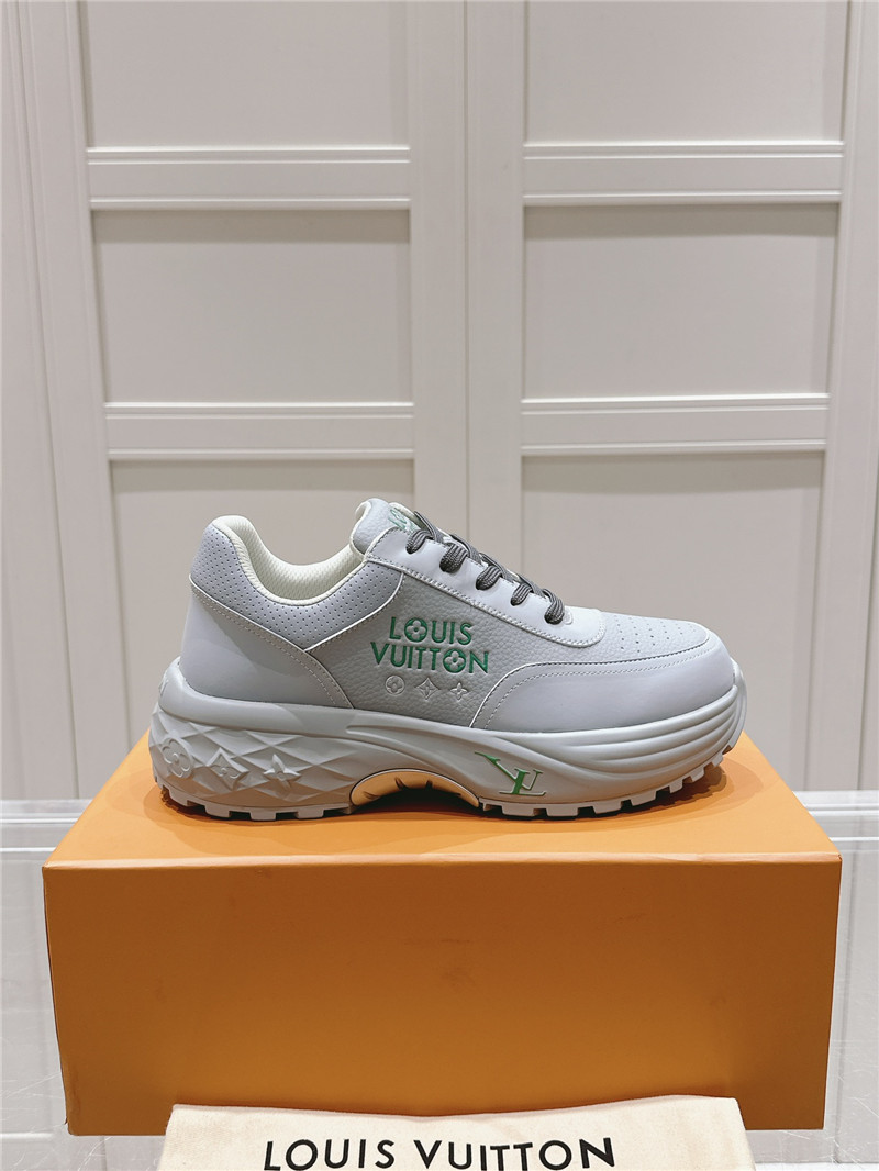 l0vis Vvtt0n run away sneakers in grey