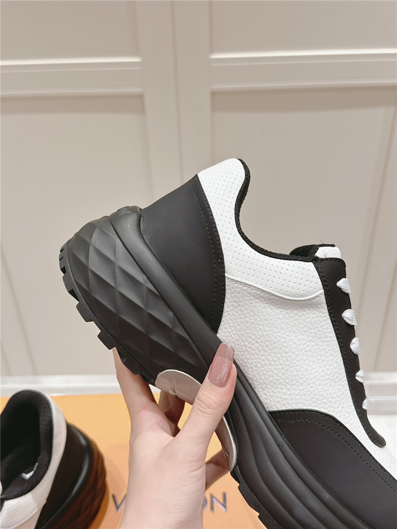 l0vis Vvtt0n lv run away sneaker black white
