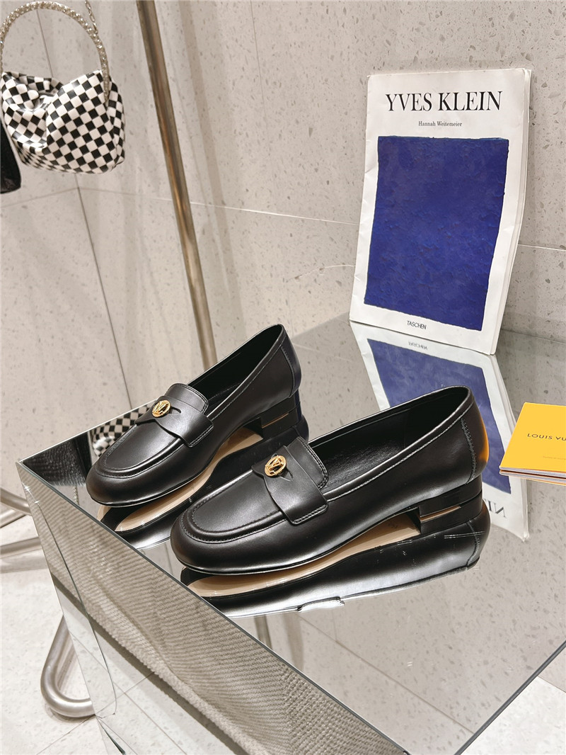 l0vis Vvtt0n soho flat loafer in black lambskin