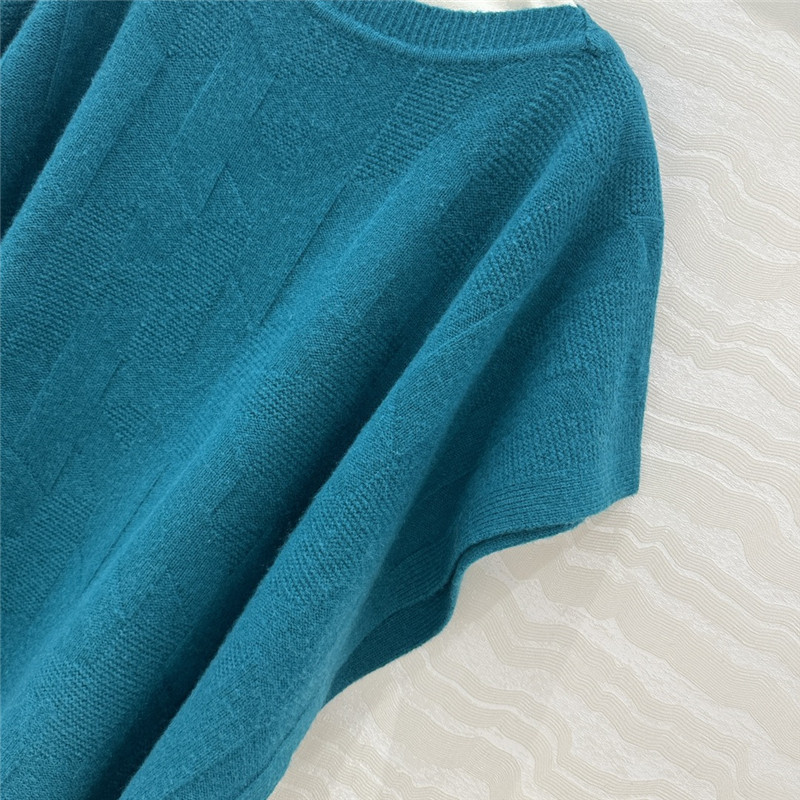 H**me5 cashmere cape