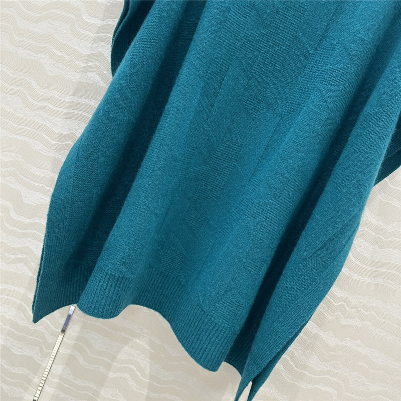 H**me5 cashmere cape