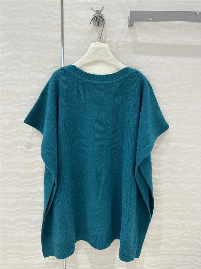 H**me5 cashmere cape