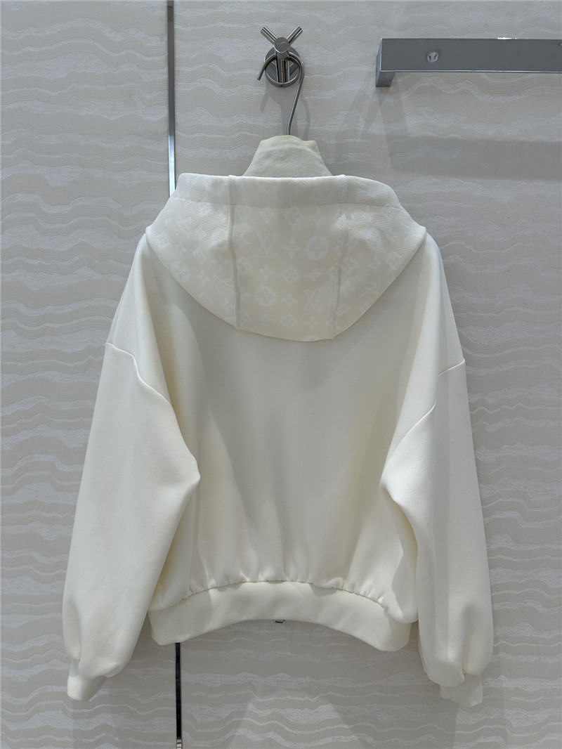 l0vis Vvtt0n lv sports suit