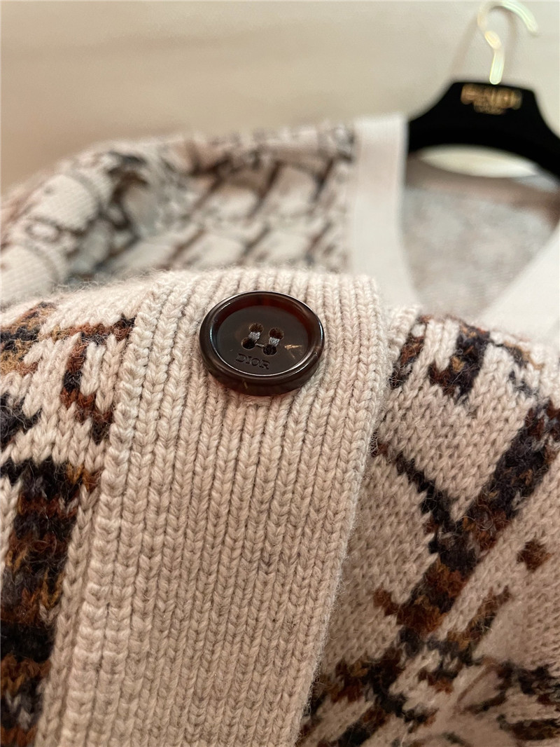 D10r oblique jacquard cardigan beige