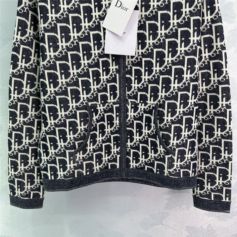 D10r hooded zip-up jacket