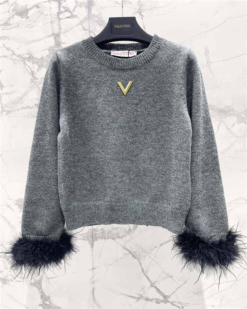 Va1e*ntin0 v fur cuffs wool sweater