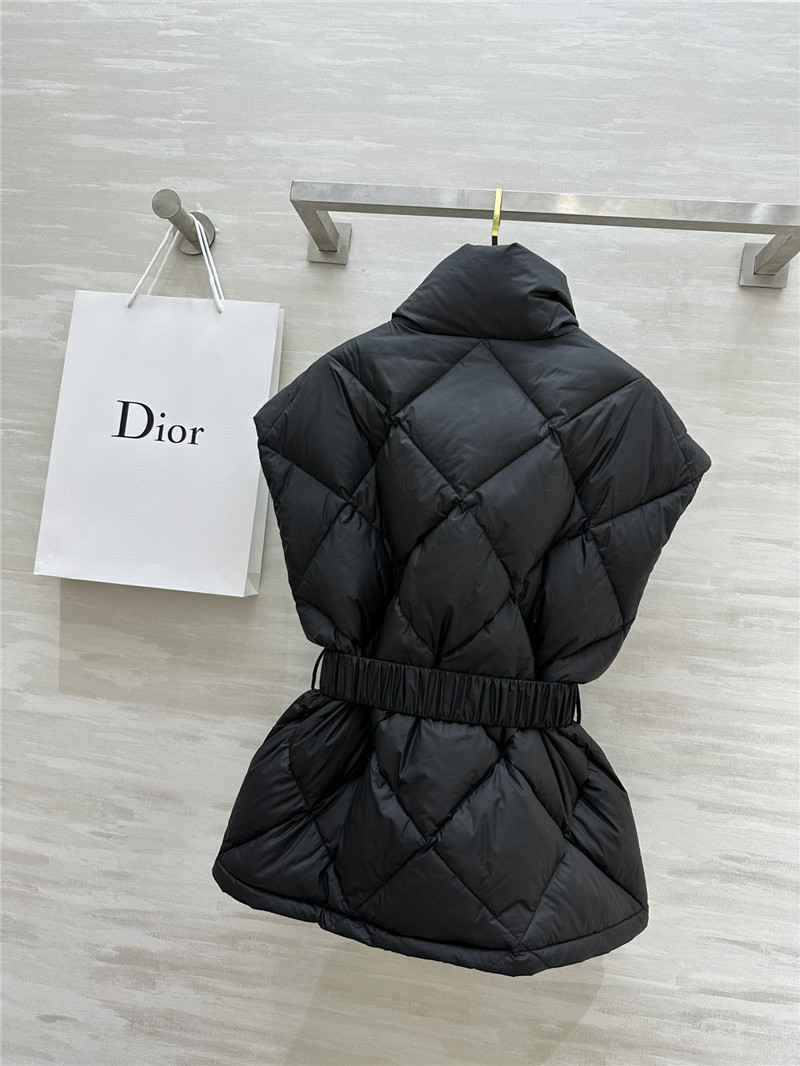D10r black belted puffer gilet