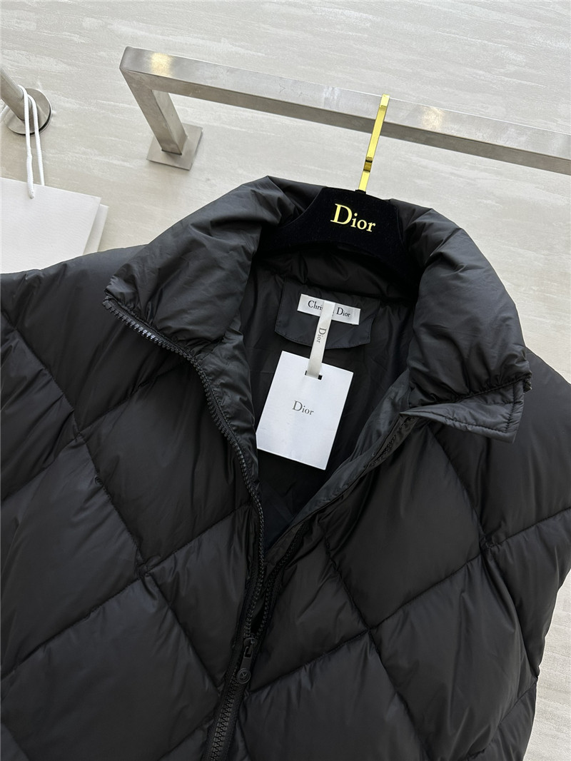 D10r black belted puffer gilet