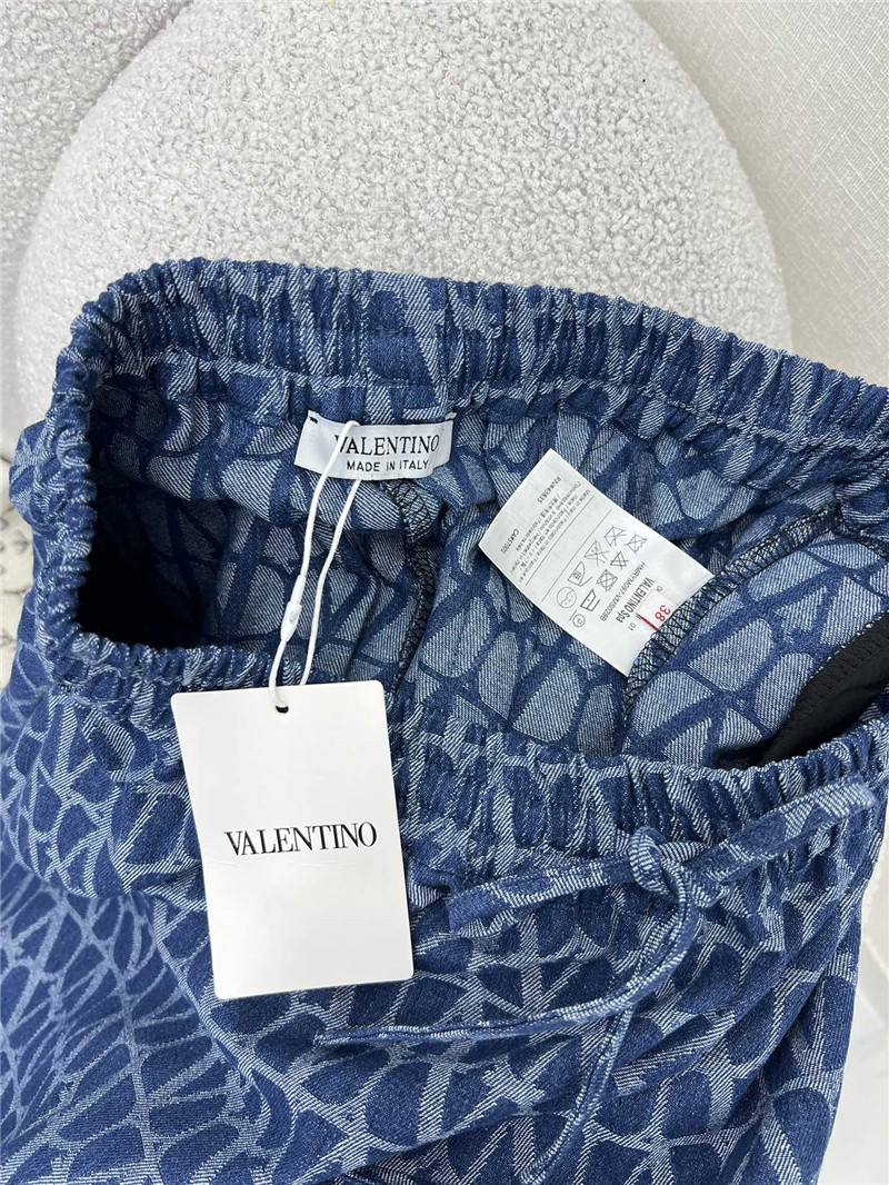 Va1e*ntin0 v letter jacquard skirt