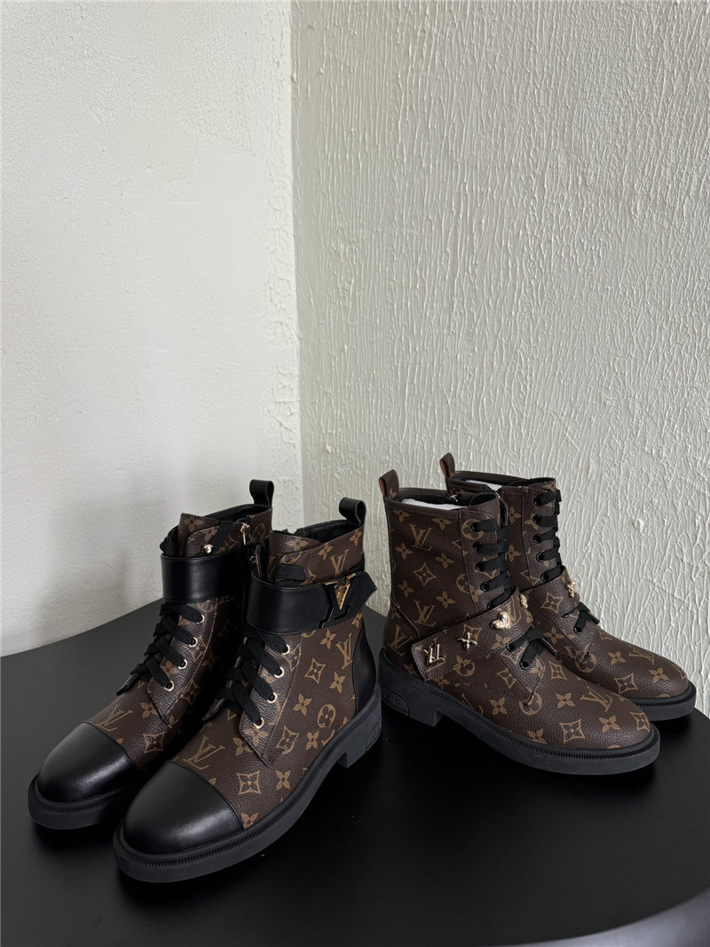 l0vis Vvtt0n wonderland flat ranger boots