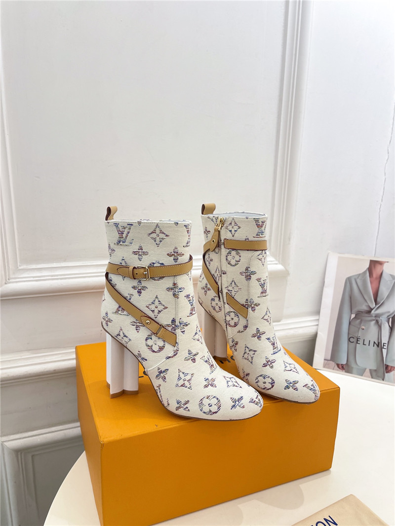 l0vis Vvtt0n beige monogram silhouette ankle boot