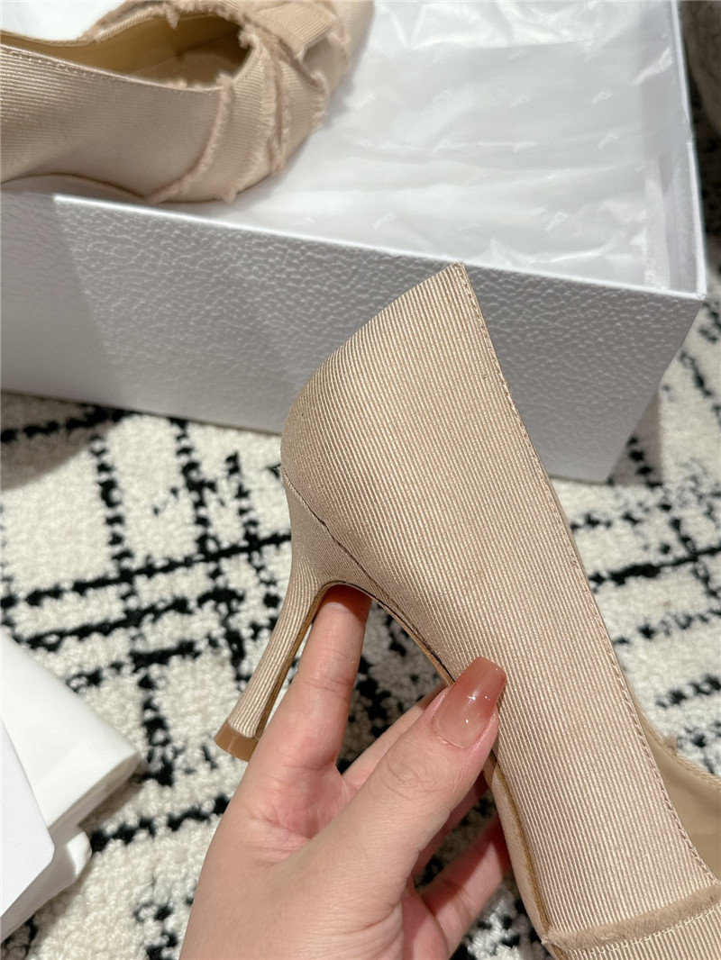 D10r aD10rable nude pumps fringed grosgrain