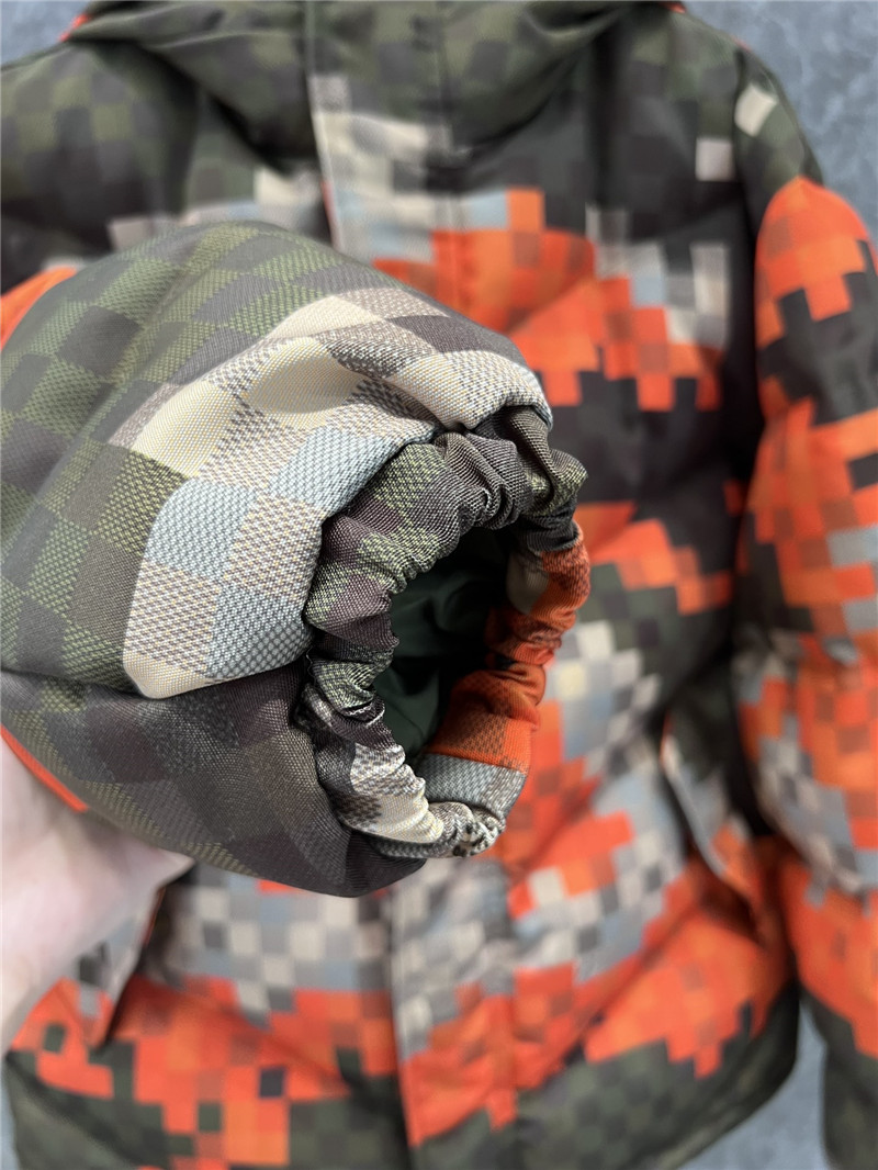 l0vis Vvtt0n lv down jacket