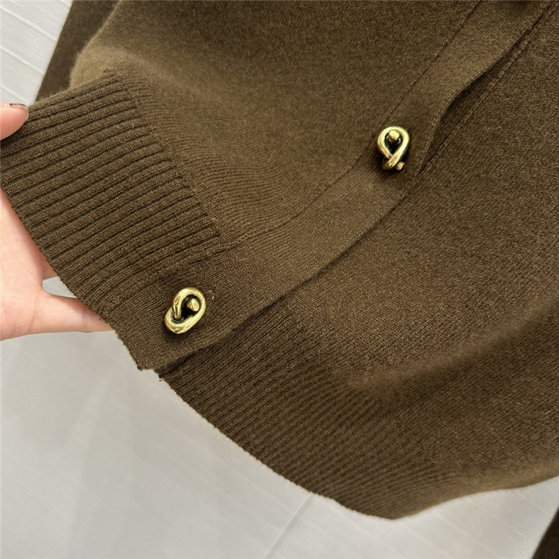 BV Lapel Wool Cardigan in Brown