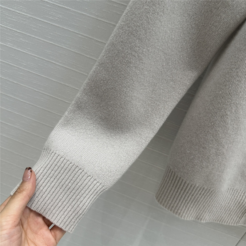 BV Lapel Wool Cardigan in Grey