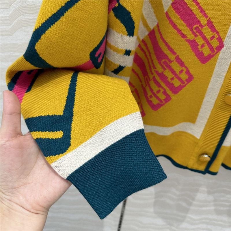 H**me5 mors à jouets cardigan yellow