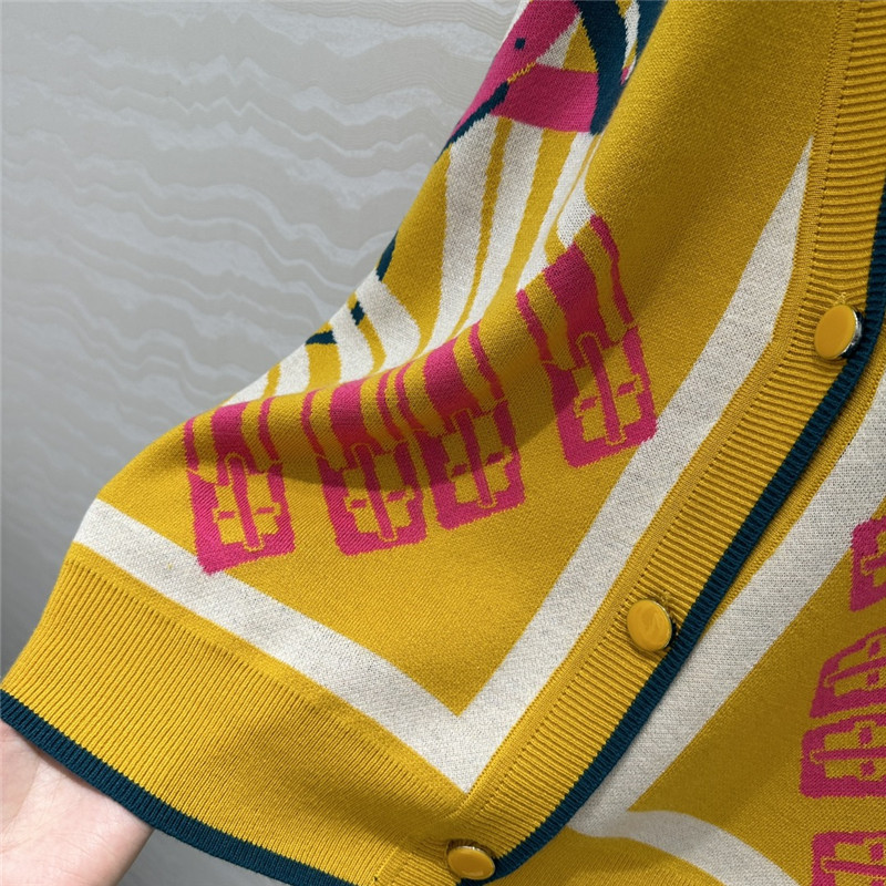 H**me5 mors à jouets cardigan yellow