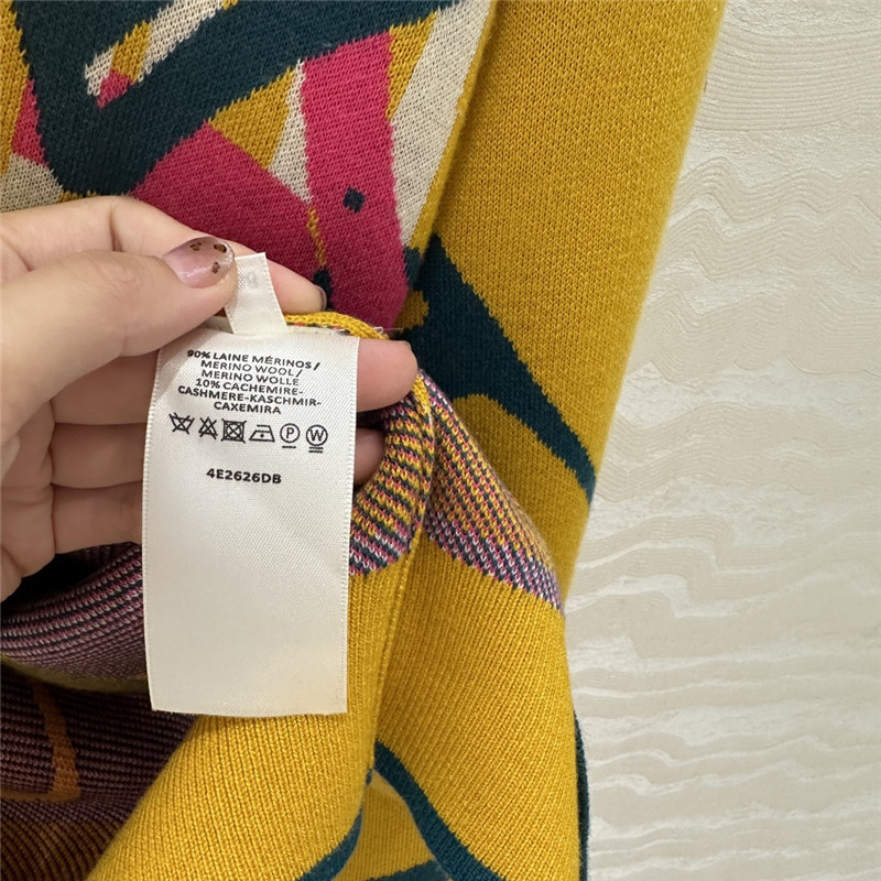 H**me5 mors à jouets cardigan yellow