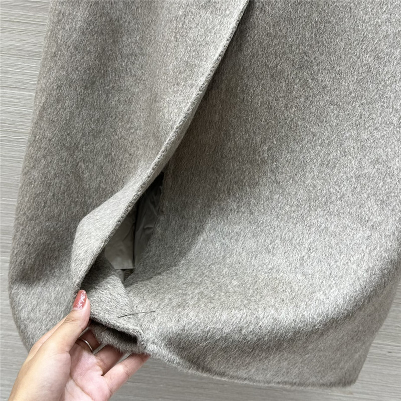 Vanitoo cashmere coat