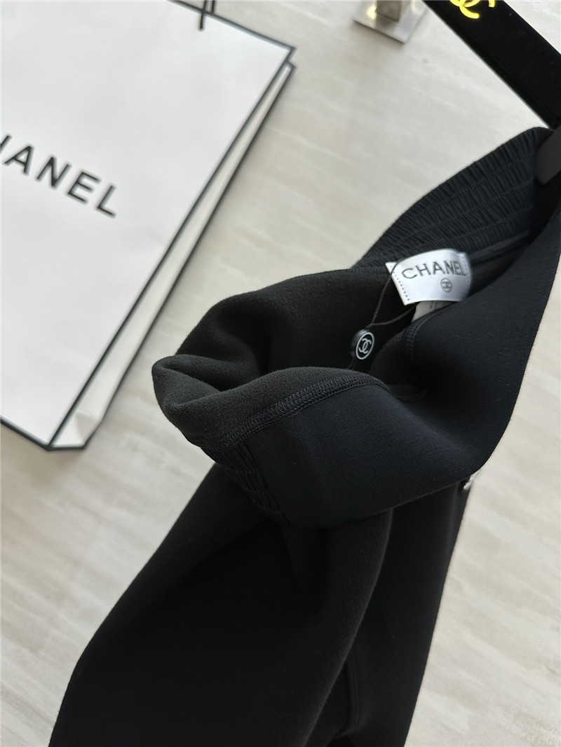 Ch**el cropped pants