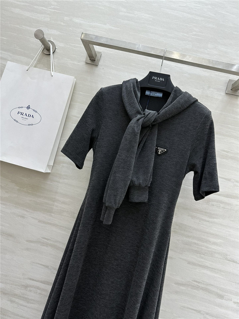Pra*a wool dress