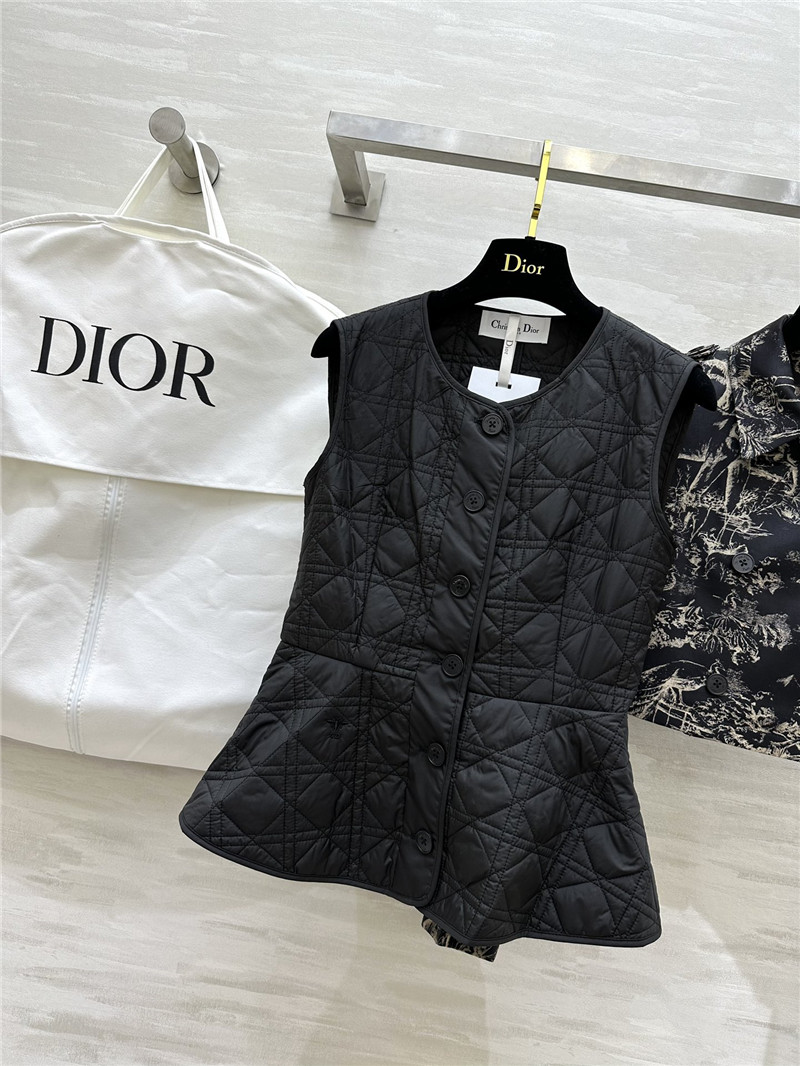 D10r waist-length cotton coat