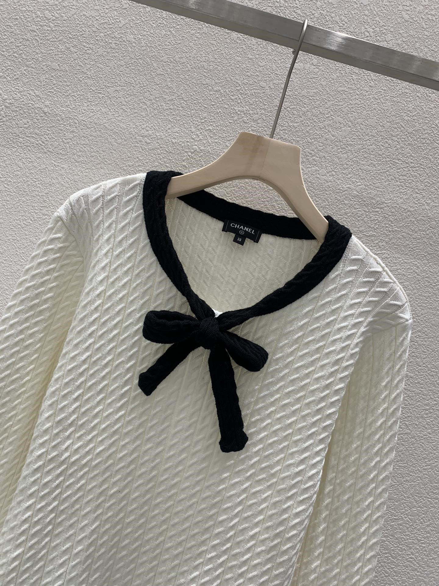 Ch**el contrast bow tie neck sweater in white