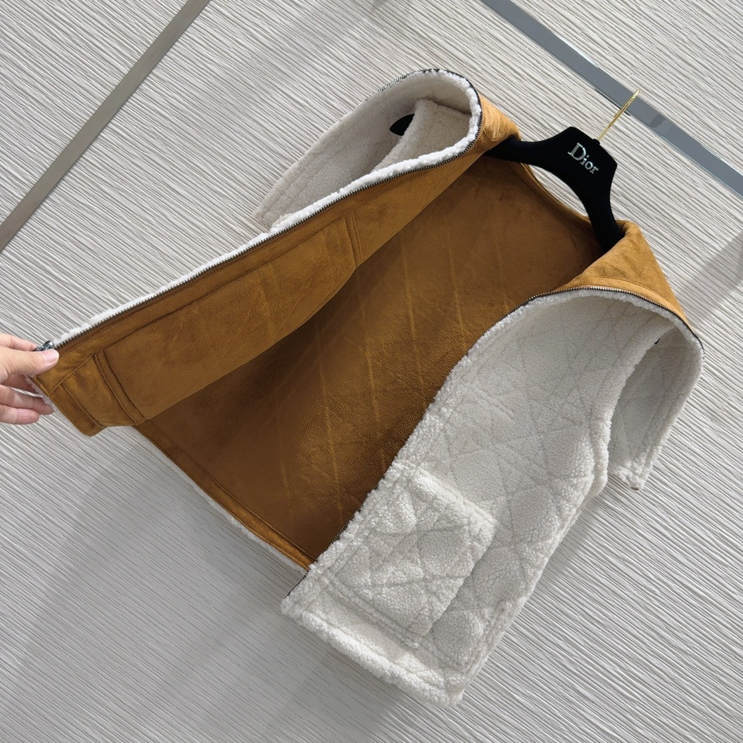 D10r reversible vest