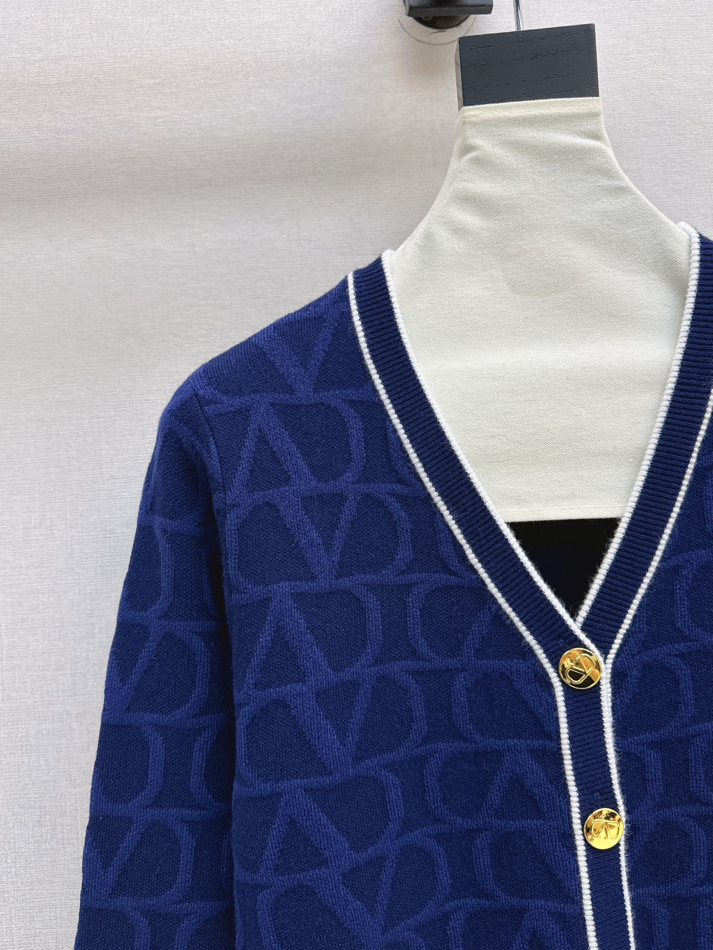 Va1e*ntin0 trim v-neck jacquard cardigan blue