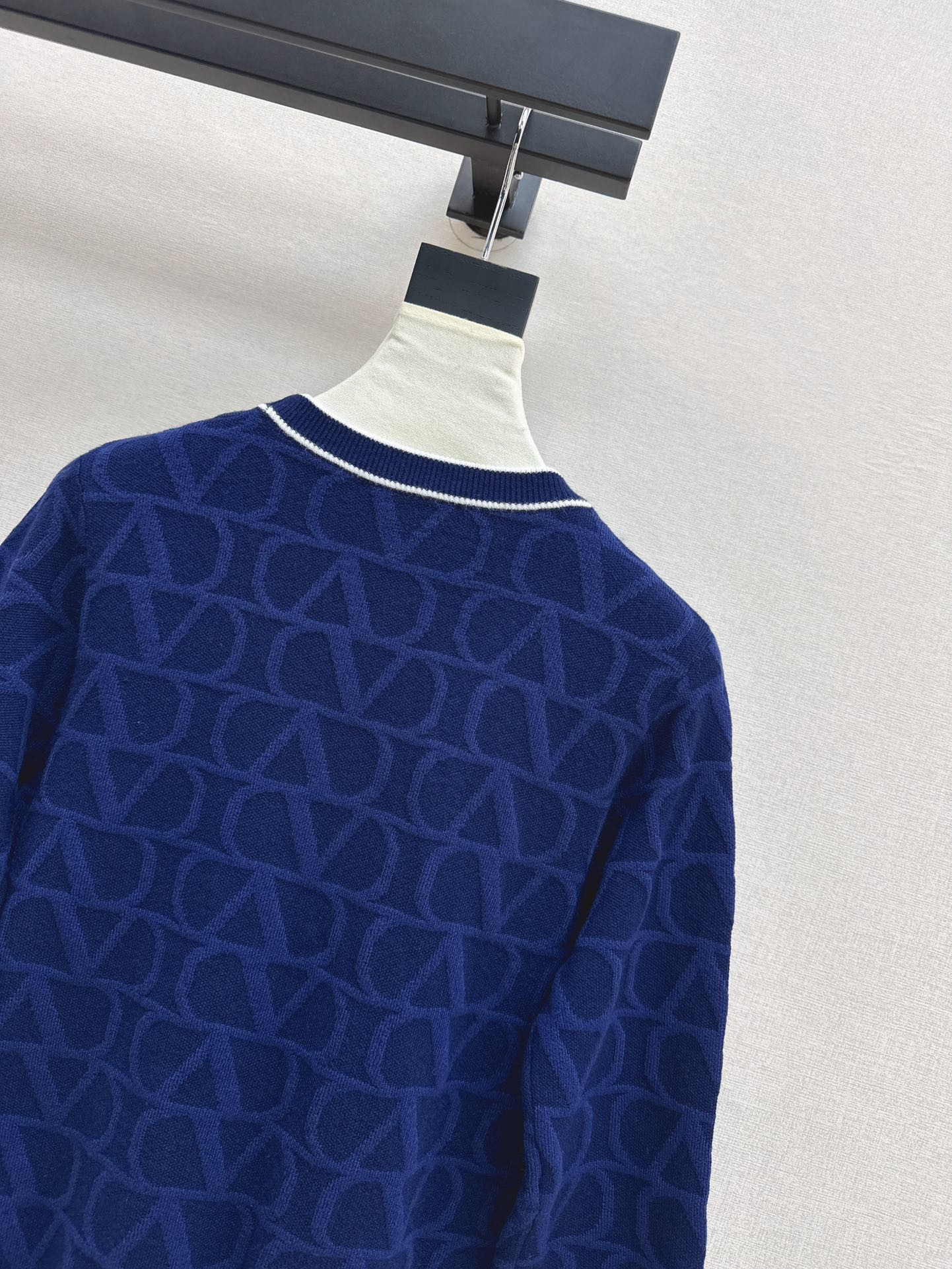 Va1e*ntin0 trim v-neck jacquard cardigan blue