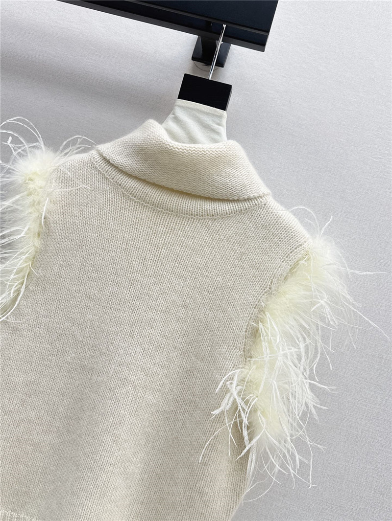Gvc*1 fur trim sleeveless turtleneck top white
