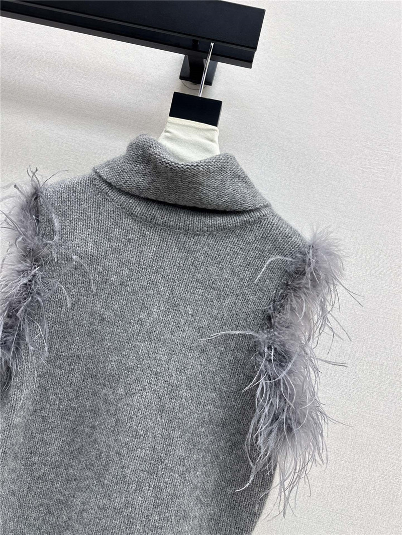 Gvc*1 fur trim sleeveless turtleneck top grey