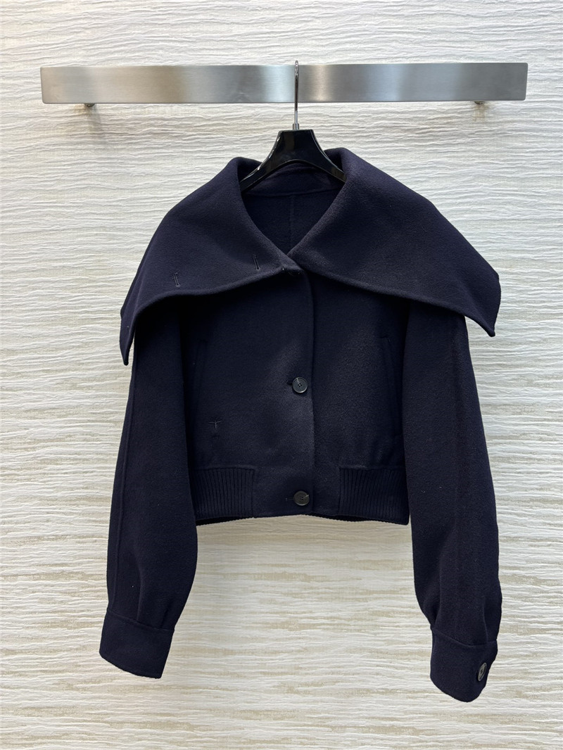 D10r large cape jacket