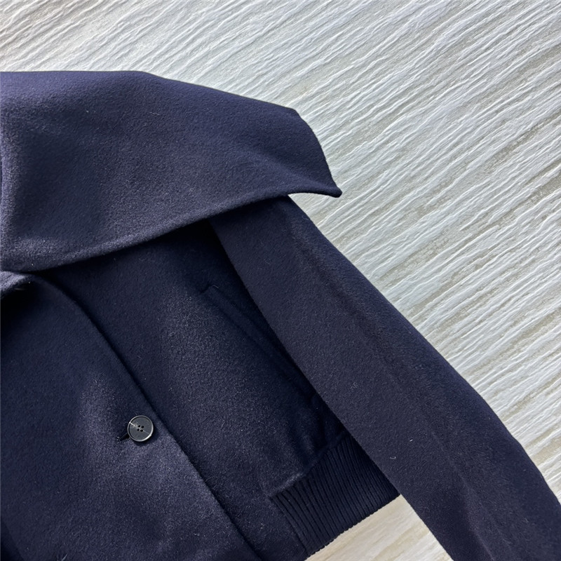 D10r large cape jacket