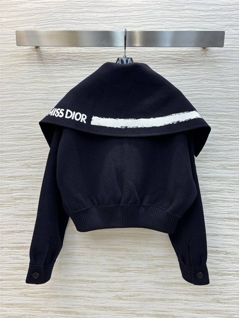 D10r large cape jacket