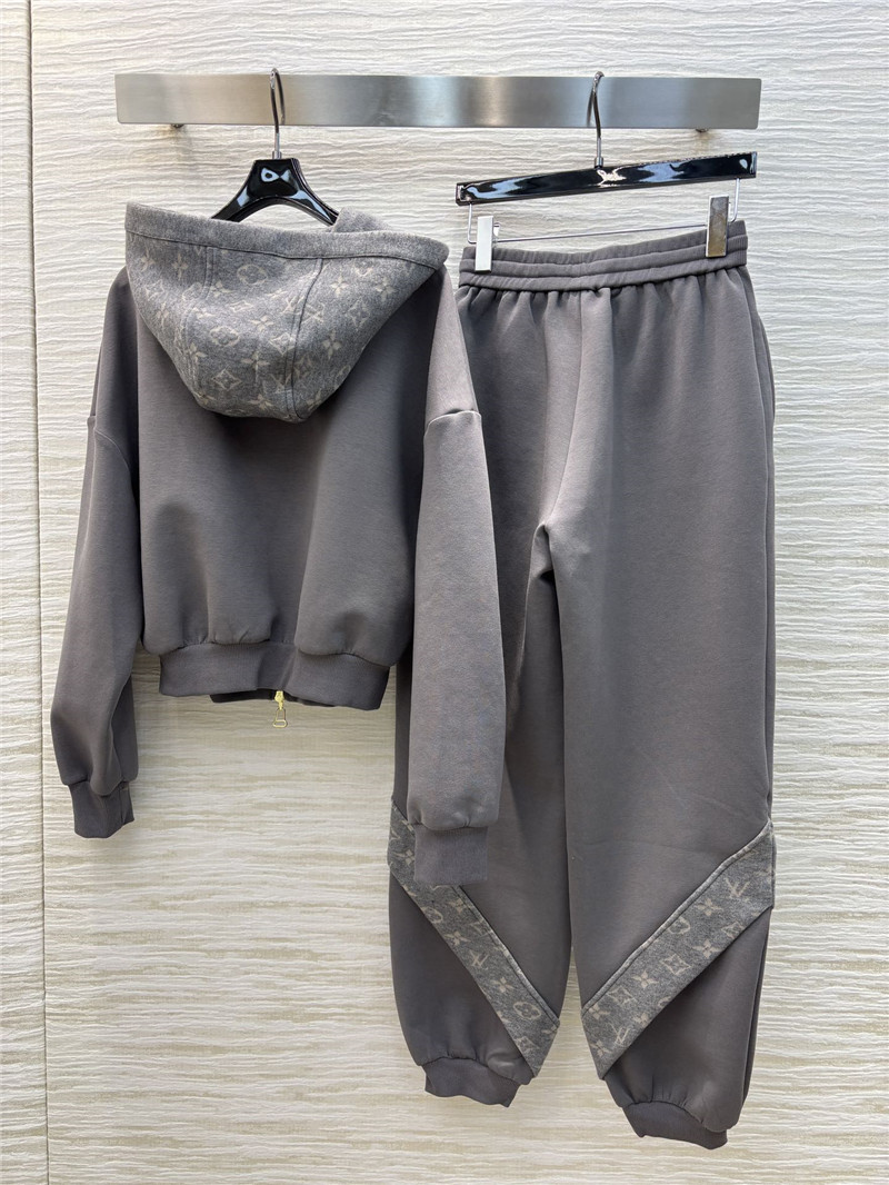 l0vis Vvtt0n lv casual suit