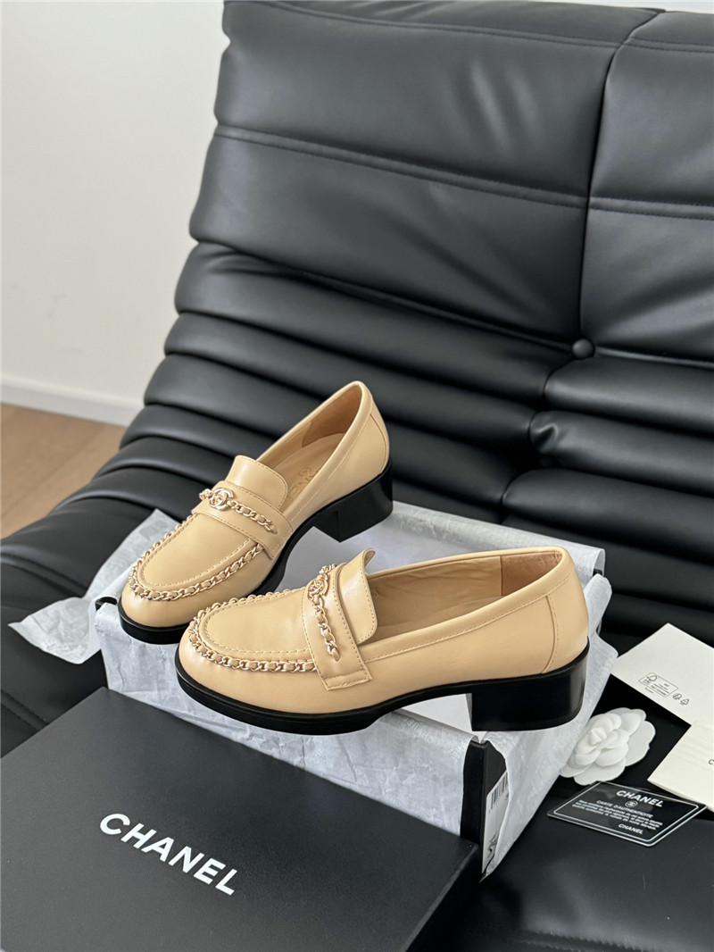 Ch**el chain loafers in beige smooth leather