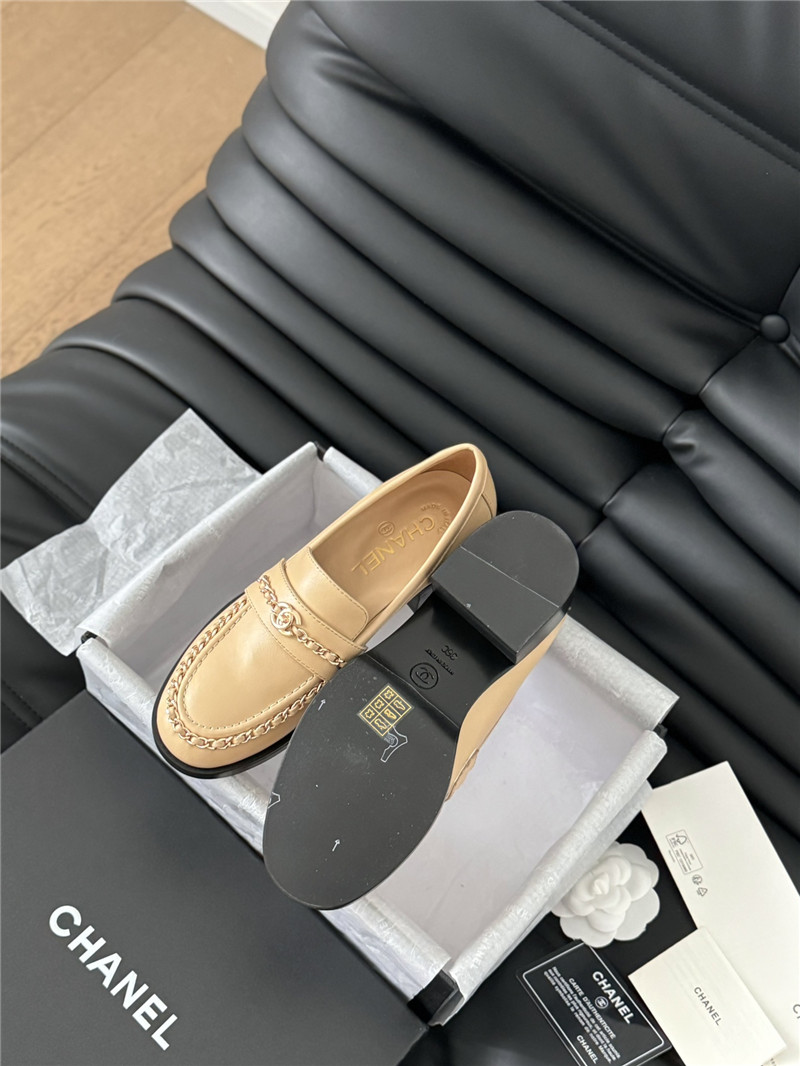 Ch**el chain loafers in beige smooth leather