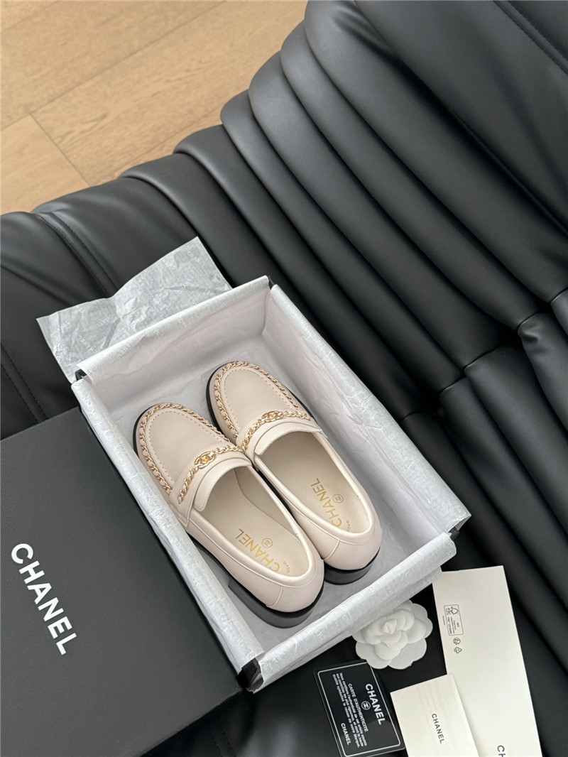 Ch**el chain loafers in white smooth leather