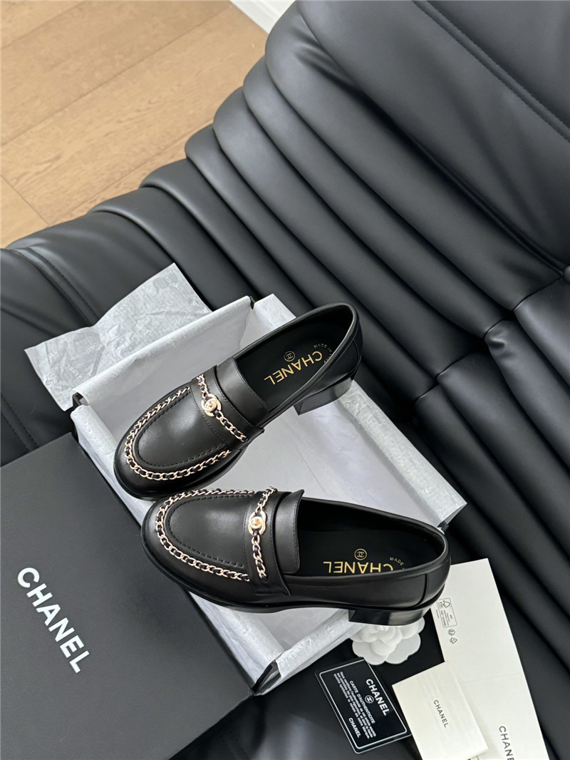 Ch**el chain loafers in black smooth leather