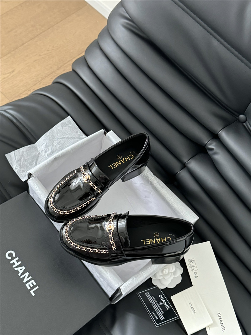 Ch**el chain white patent loafers