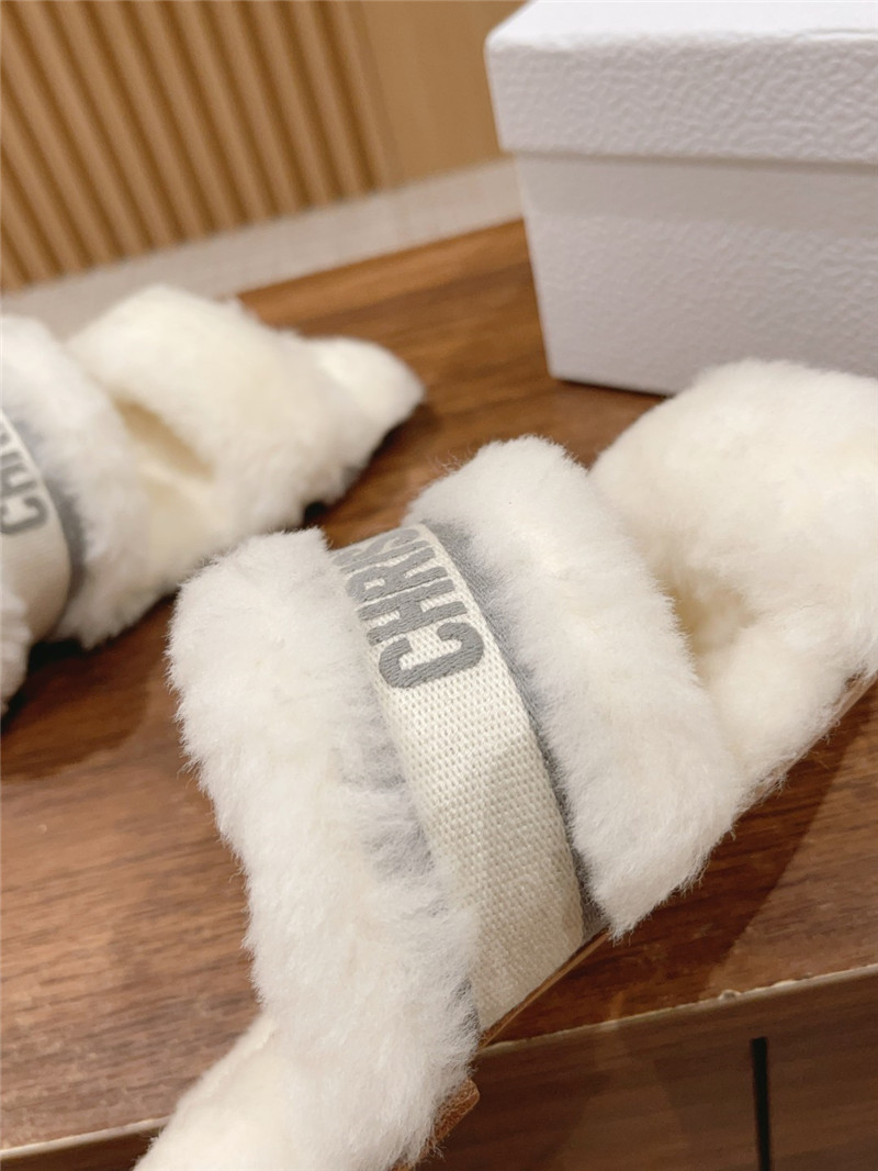 D10r white/grey shearling chez moi flat slides