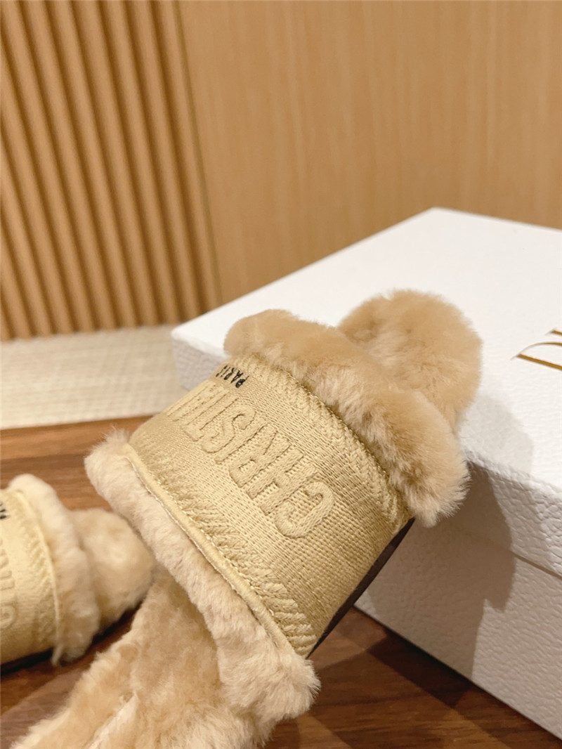 D10r shearling canvas dway slides beige