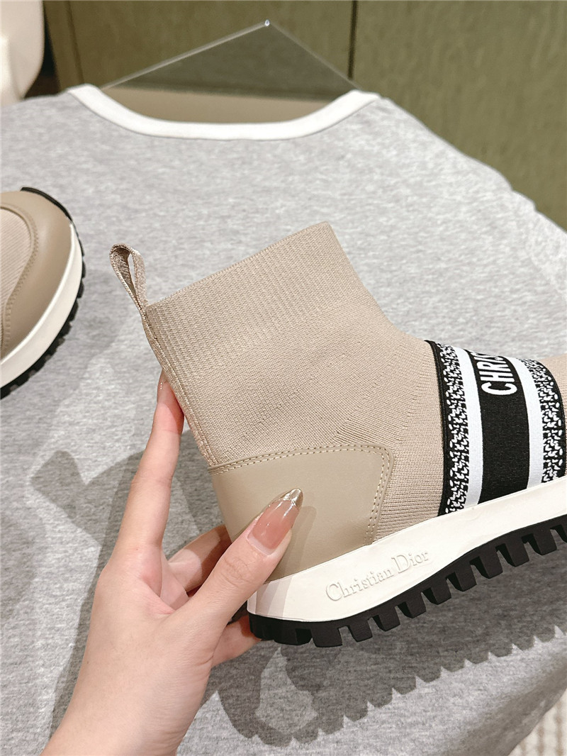 D10r high top sock sneakers in beige