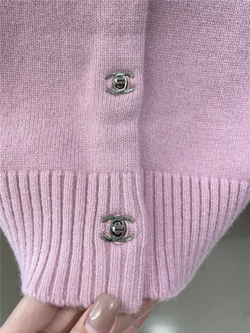 Ch**el pink crop cashmere cardigan